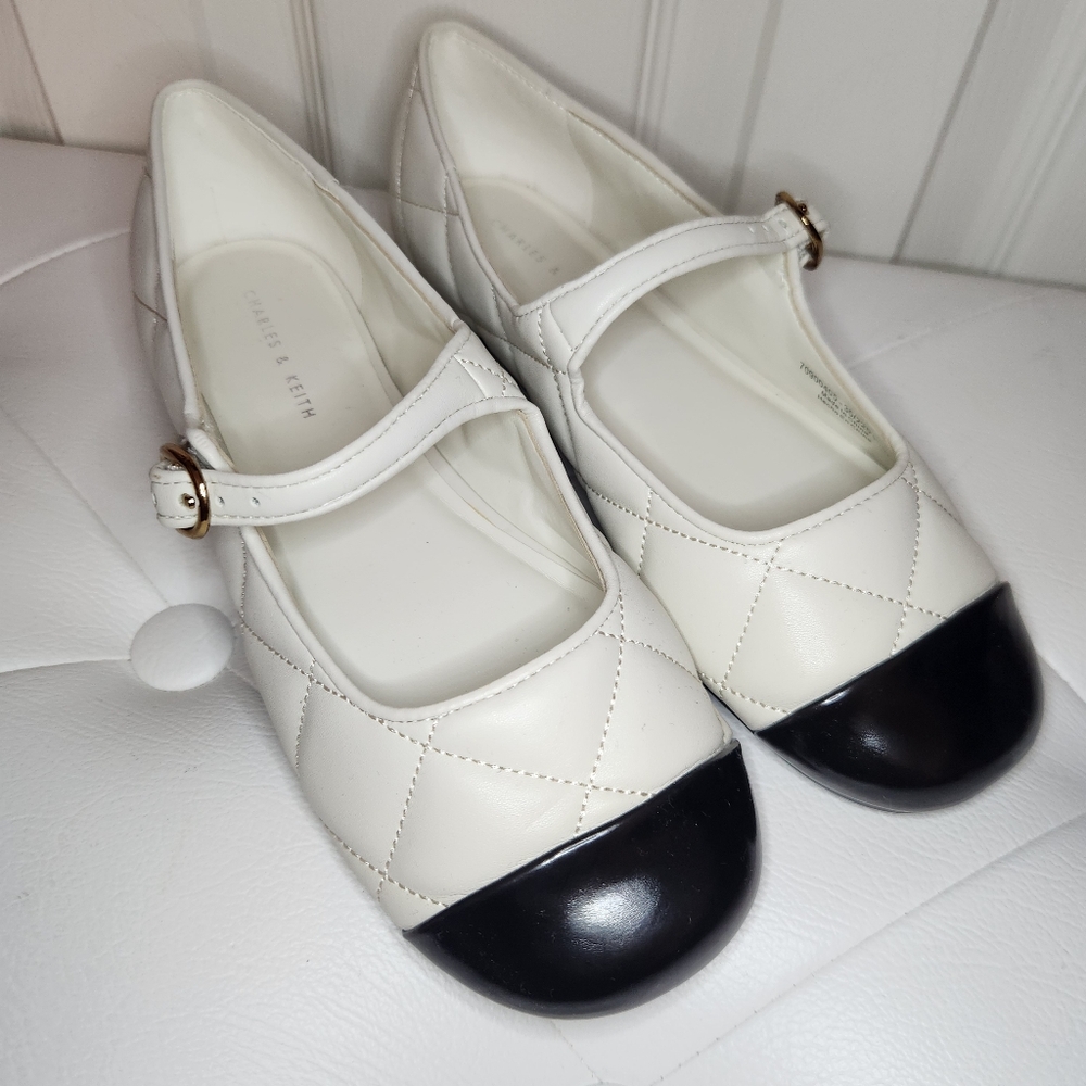 Charles & Keith Quilted Cap Toe Mary Janes 35 - Picture 2 of 8